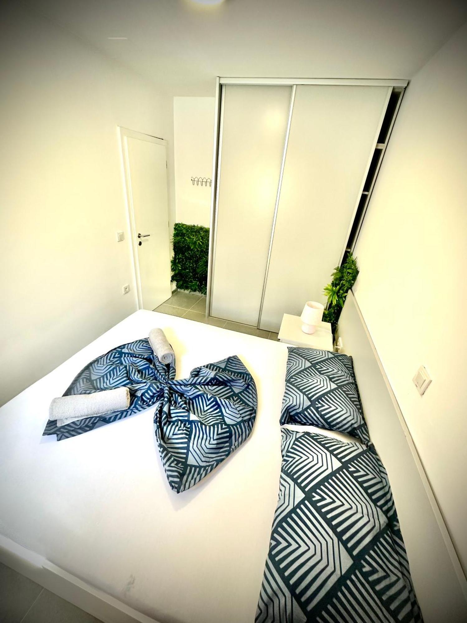 Vip Deluxe Apartment Arian Novalja Exterior foto
